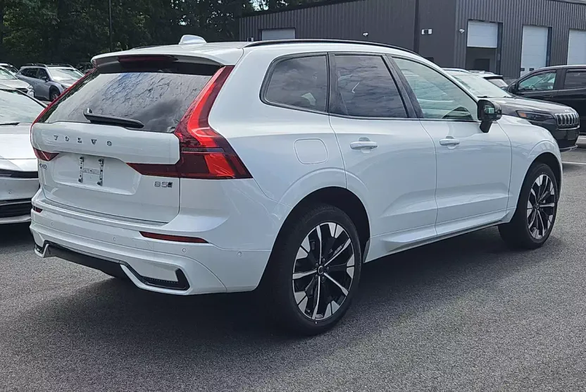 2026 Volvo XC60 B5 Plus photo 1