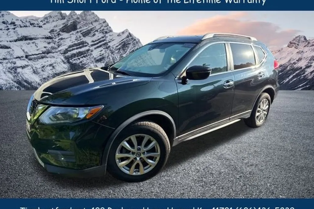 2020 Nissan Rogue SV photo 1