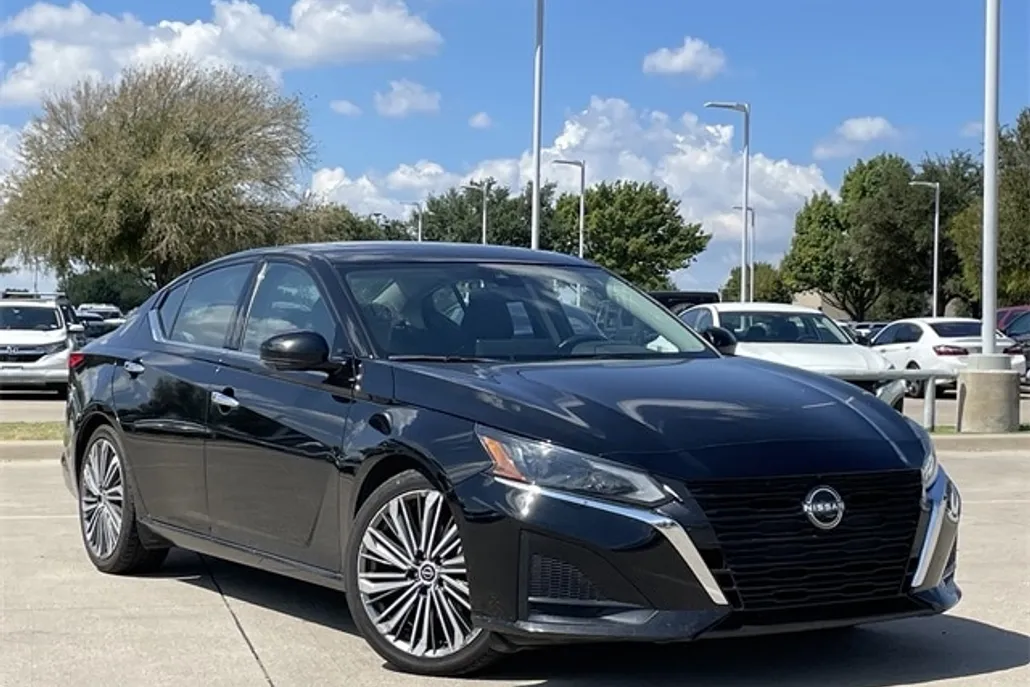 2023 Nissan Altima 2.5 SL photo 1