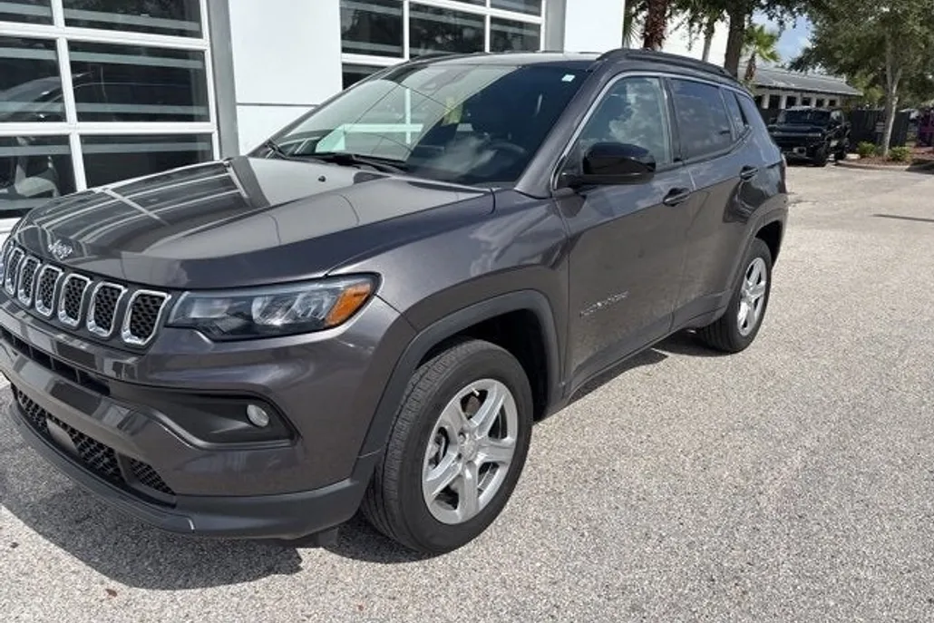 2023 Jeep Compass Latitude photo 1