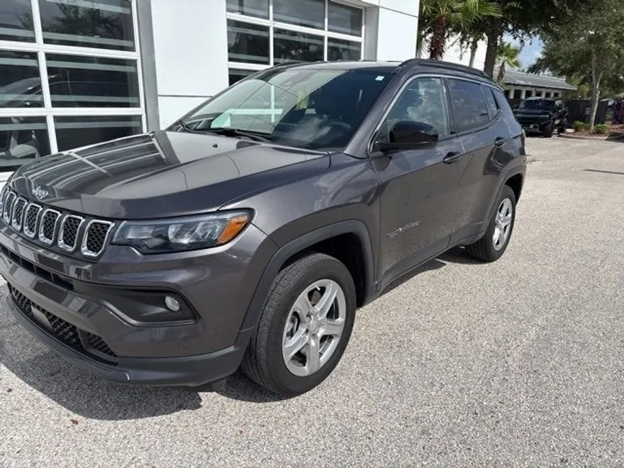 2023 Jeep Compass Latitude photo 1