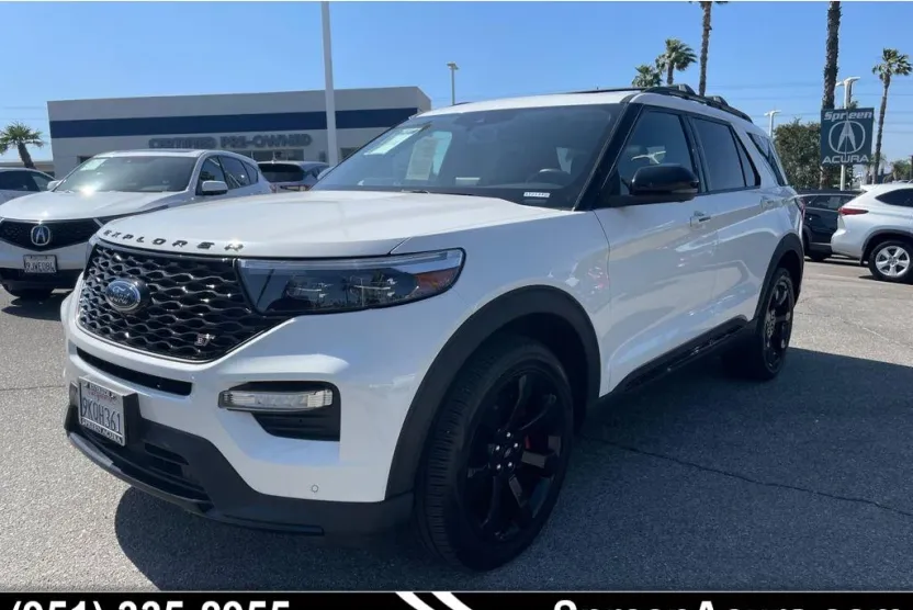2023 Ford Explorer ST photo 1