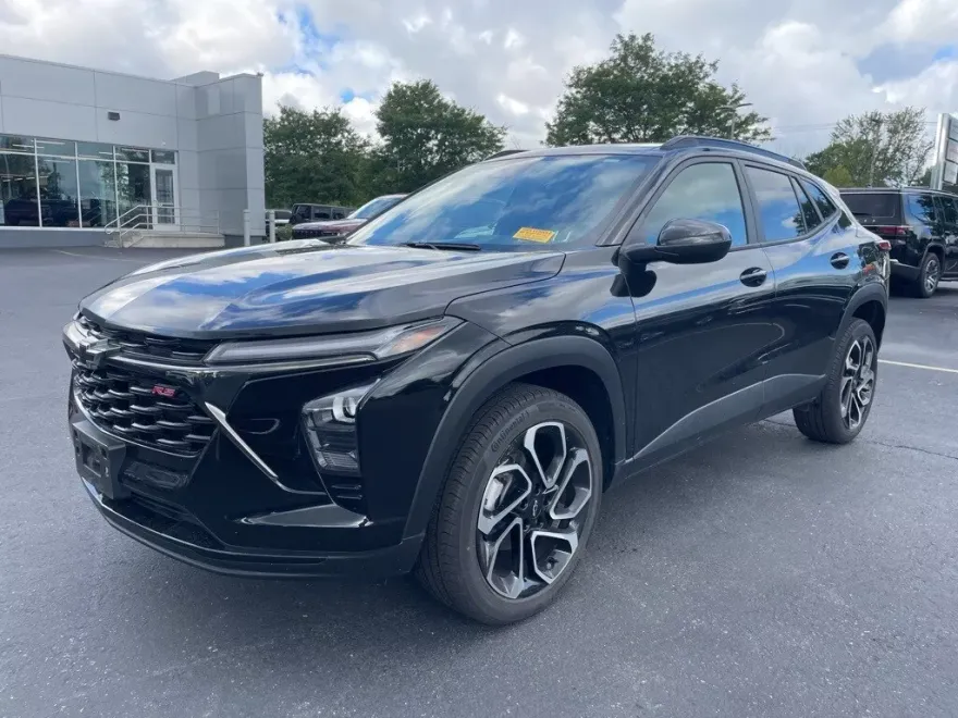 2024 Chevrolet Trax photo 1