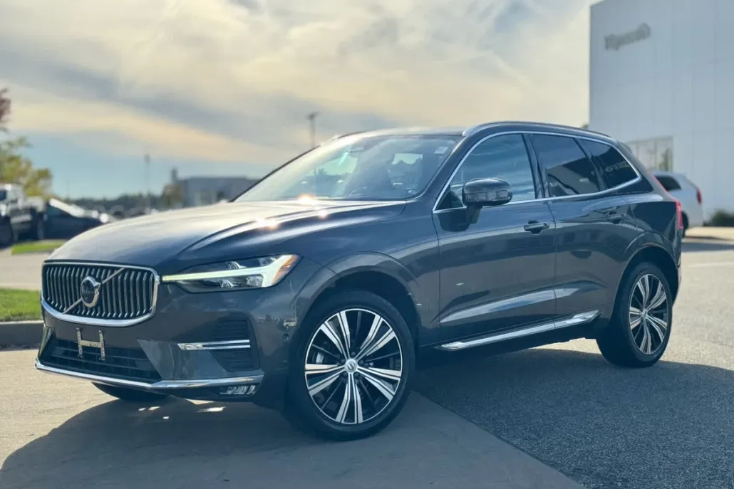 2022 Volvo XC60 B5 Inscription photo 1