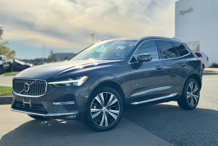 2022 Volvo XC60 B5 Inscription photo 1