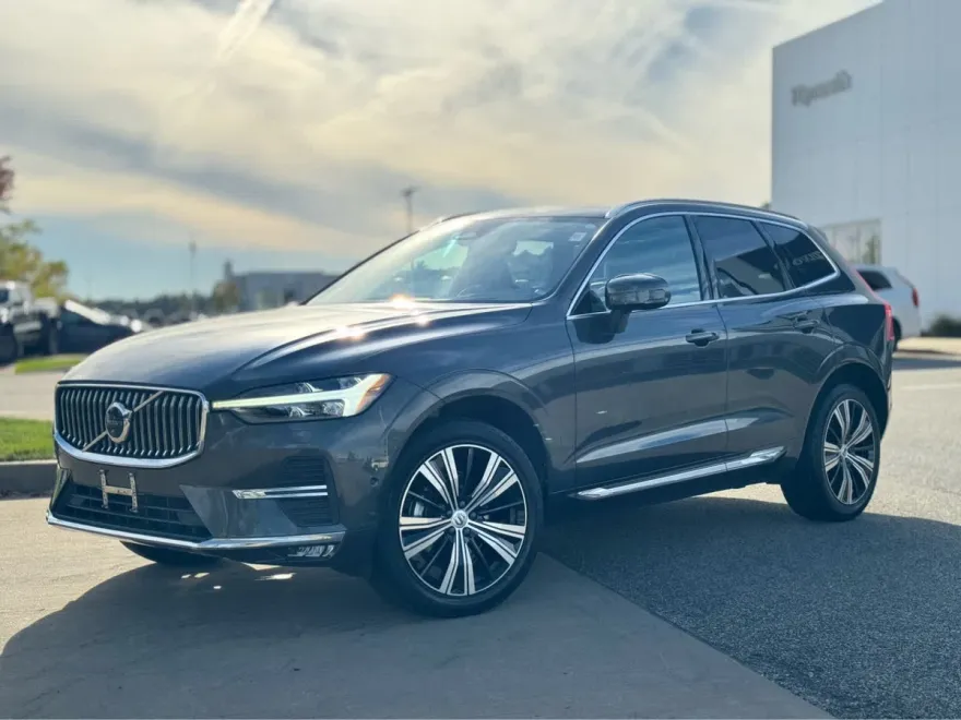 2022 Volvo XC60 B5 Inscription photo 1