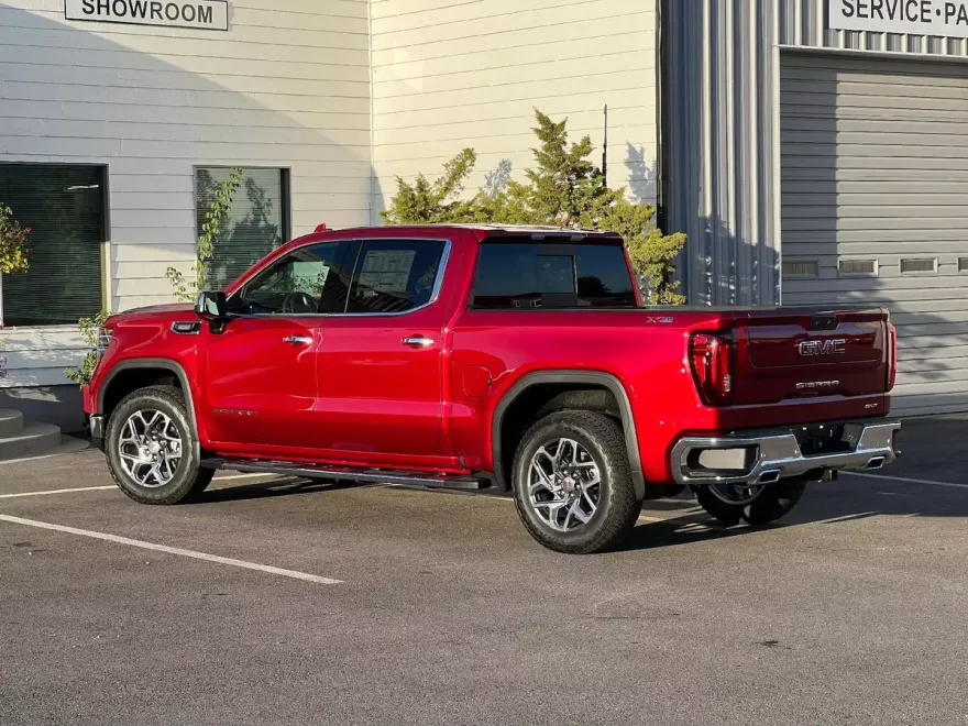 2026 Gmc Sierra 1500 SLT photo 1