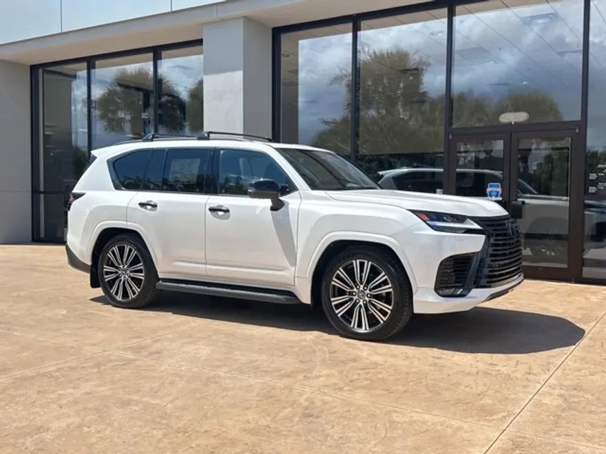 2025 Lexus LX 600 Luxury photo 1