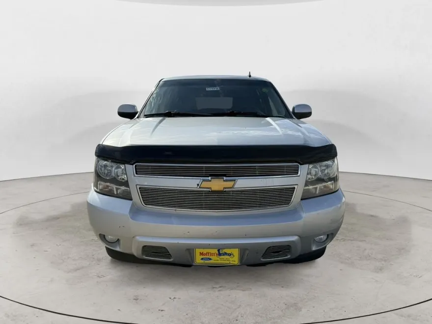 2013 Chevrolet Suburban 1500 LT photo 1