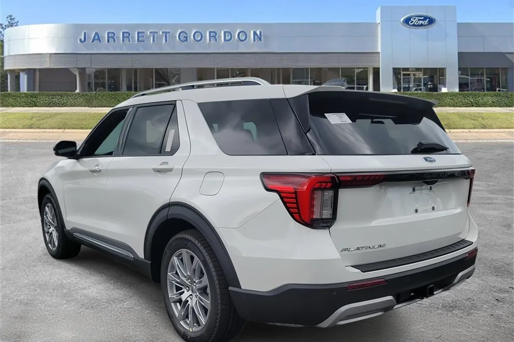 2025 Ford Explorer Platinum photo 1
