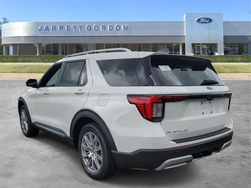 2025 Ford Explorer Platinum photo 1
