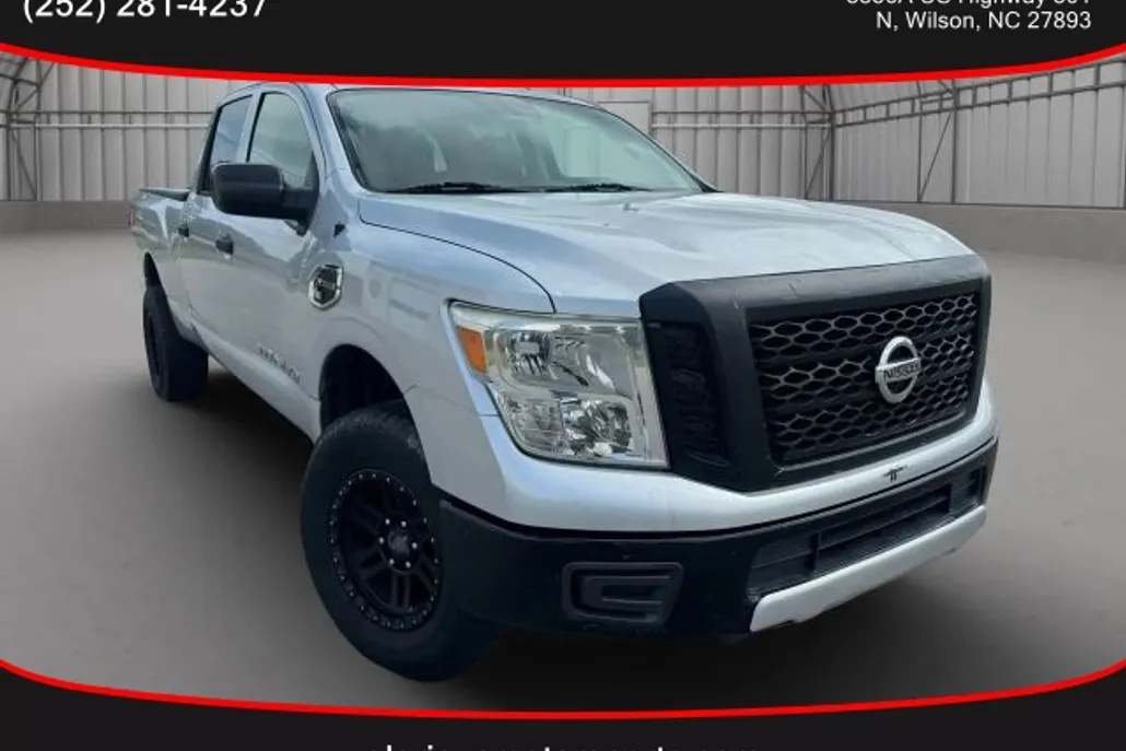 2017 Nissan Titan Crew Cab S photo 1