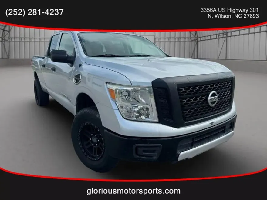 2017 Nissan Titan Crew Cab S photo 1