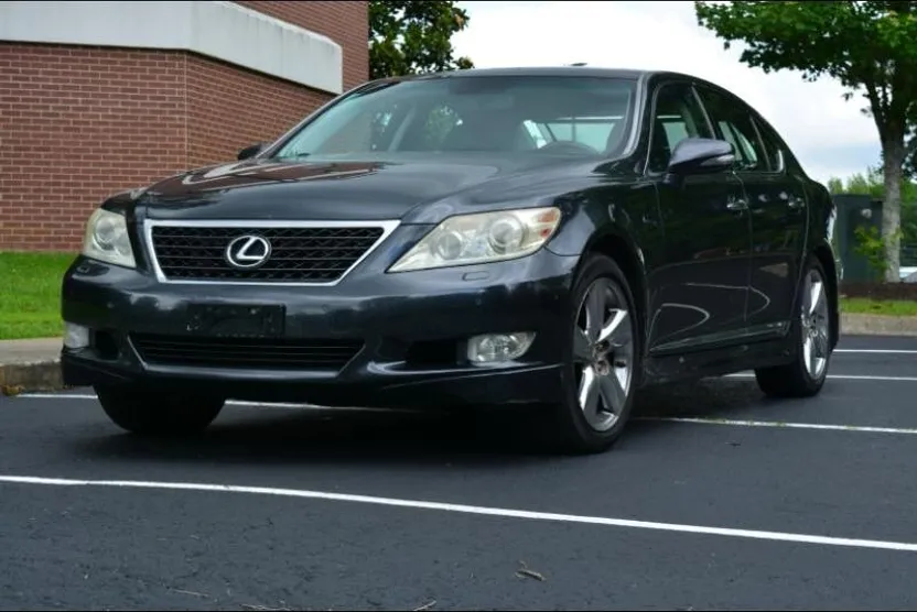 2010 Lexus LS 460 Luxury photo 1