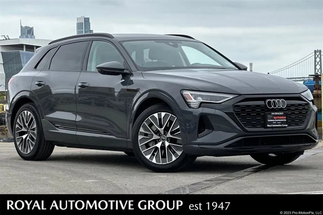 2024 Audi Q8 E-tron Prestige photo 1