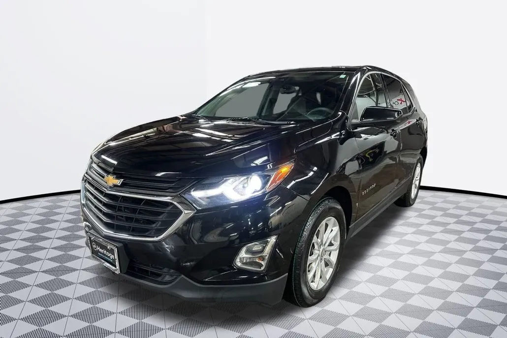 2020 Chevrolet Equinox LT photo 1