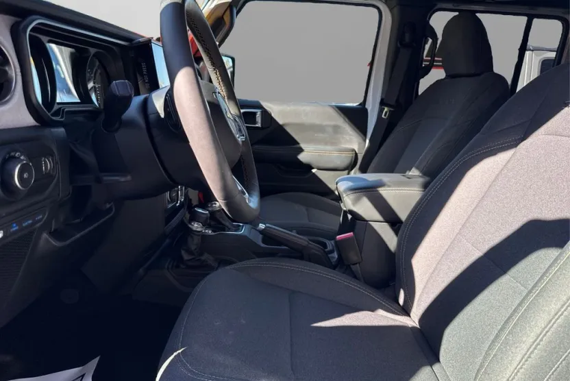 2024 Jeep Wrangler Sahara 4xe photo 1