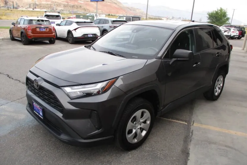 2024 Toyota RAV4 LE photo 1