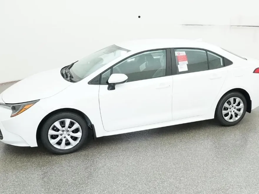 2026 Toyota Corolla LE photo 1