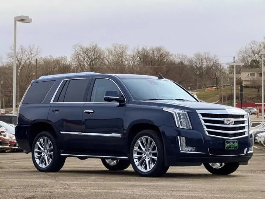2020 Cadillac Escalade Luxury photo 1
