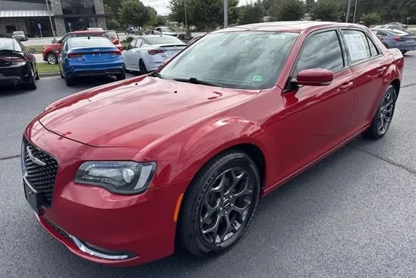 2018 Chrysler 300 S photo 1
