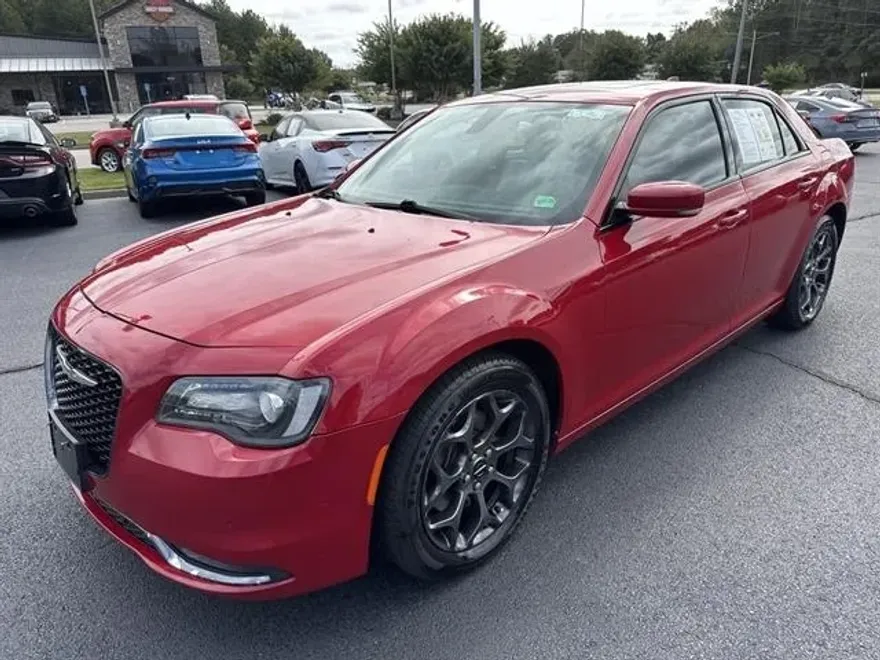 2018 Chrysler 300 S photo 1