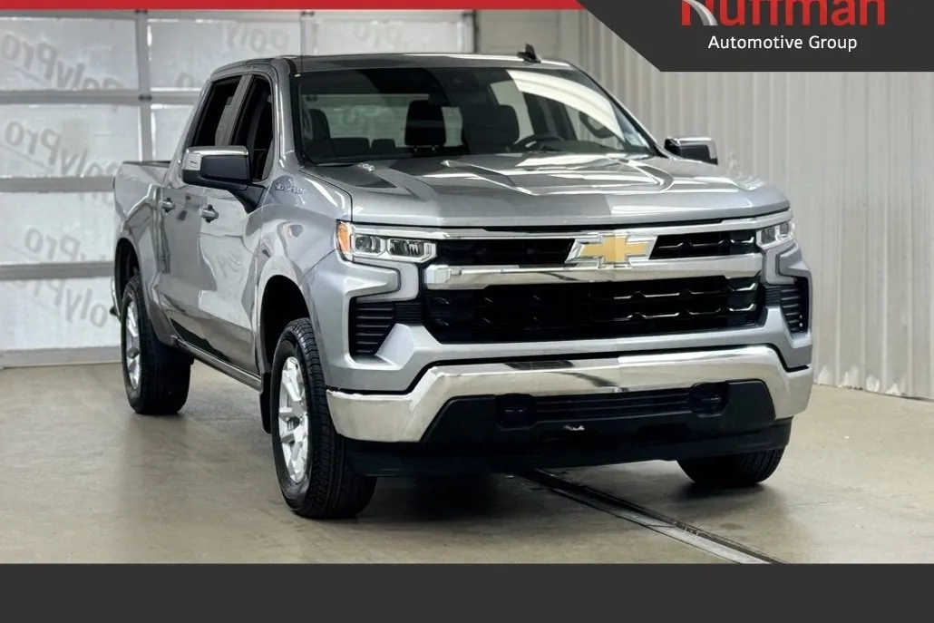2025 Chevrolet Silverado 1500 LT photo 1