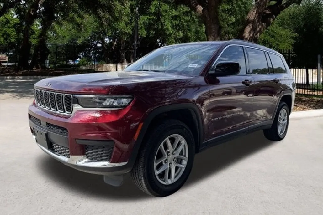 2024 Jeep Grand Cherokee Laredo photo 1