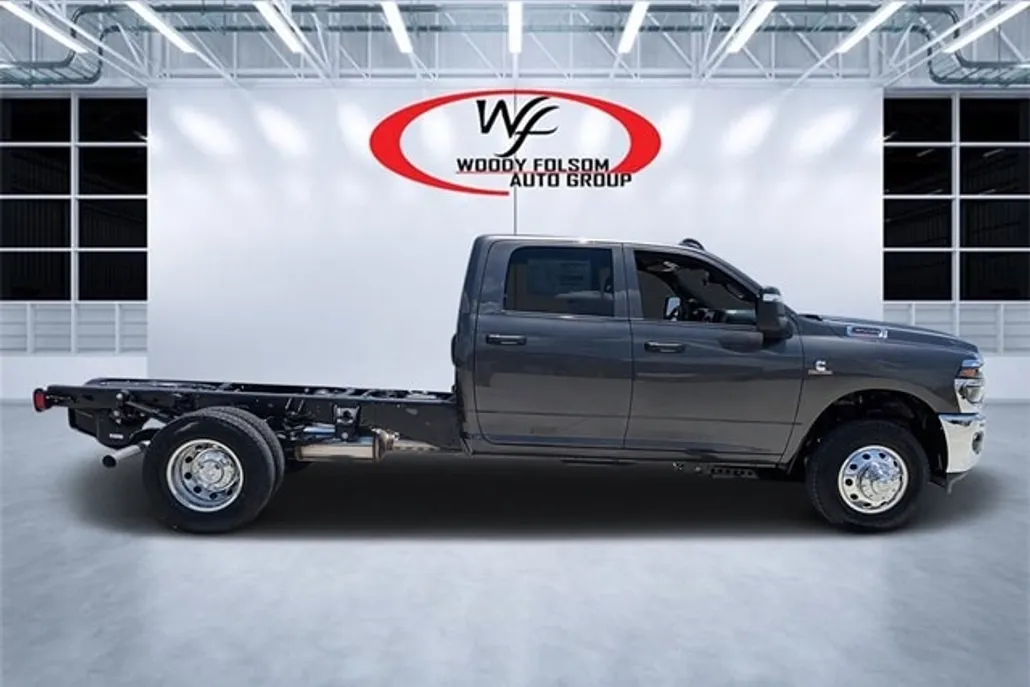 2025 Ram 3500 Tradesman photo 1