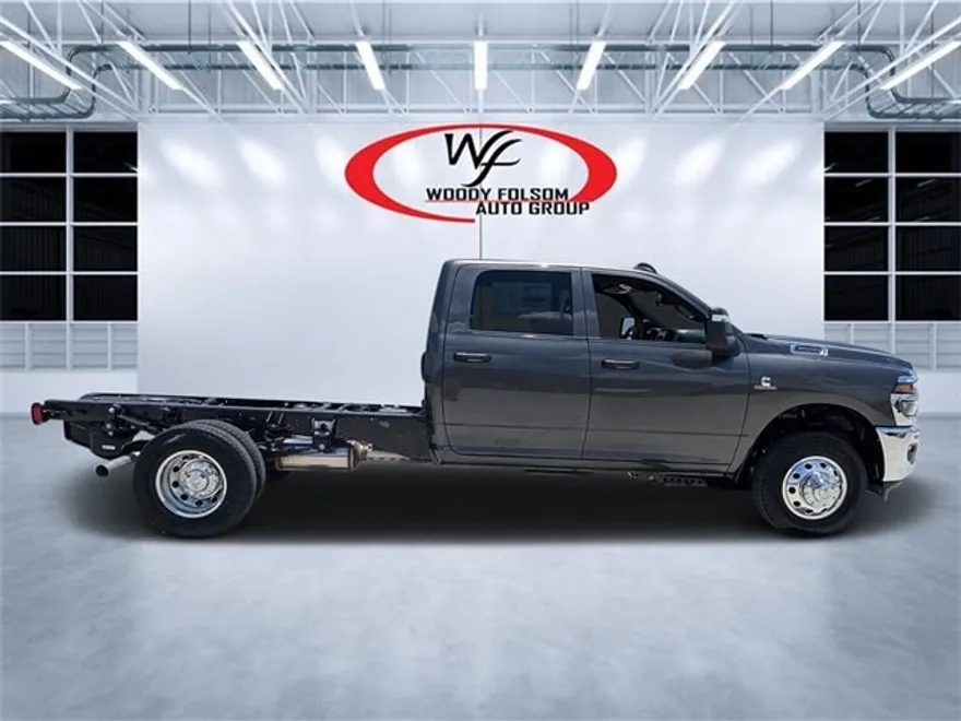 2025 Ram 3500 Tradesman photo 1