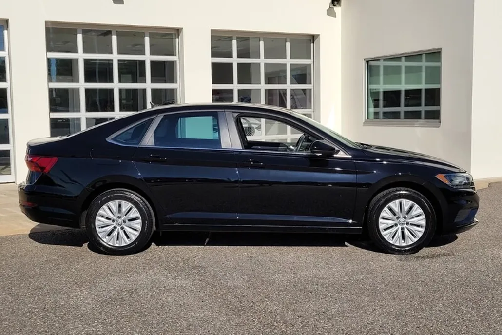 2020 Volkswagen Jetta S photo 1