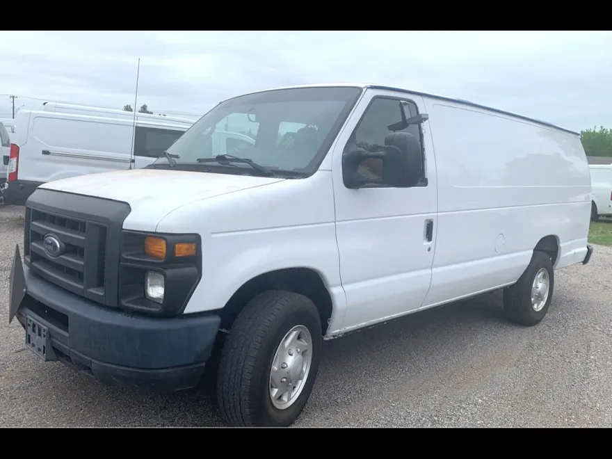 2013 Ford E-350 photo 1