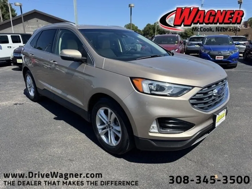 2020 Ford Edge SEL photo 1