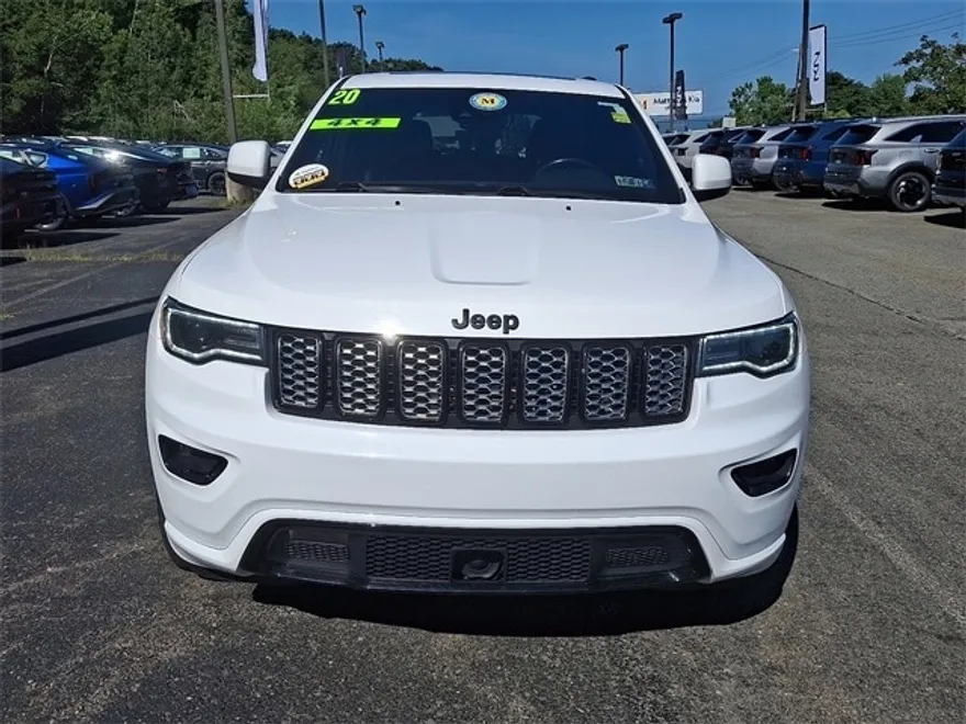 2020 Jeep Grand Cherokee Laredo photo 1