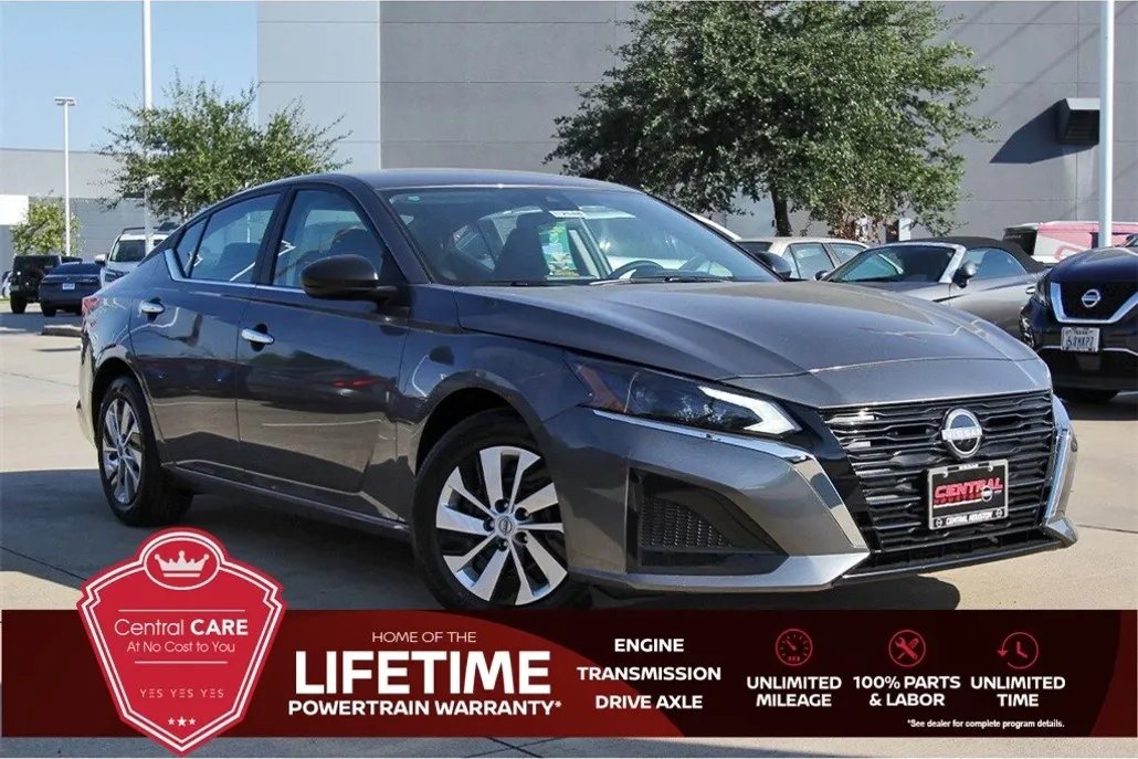 2025 Nissan Altima S photo 1