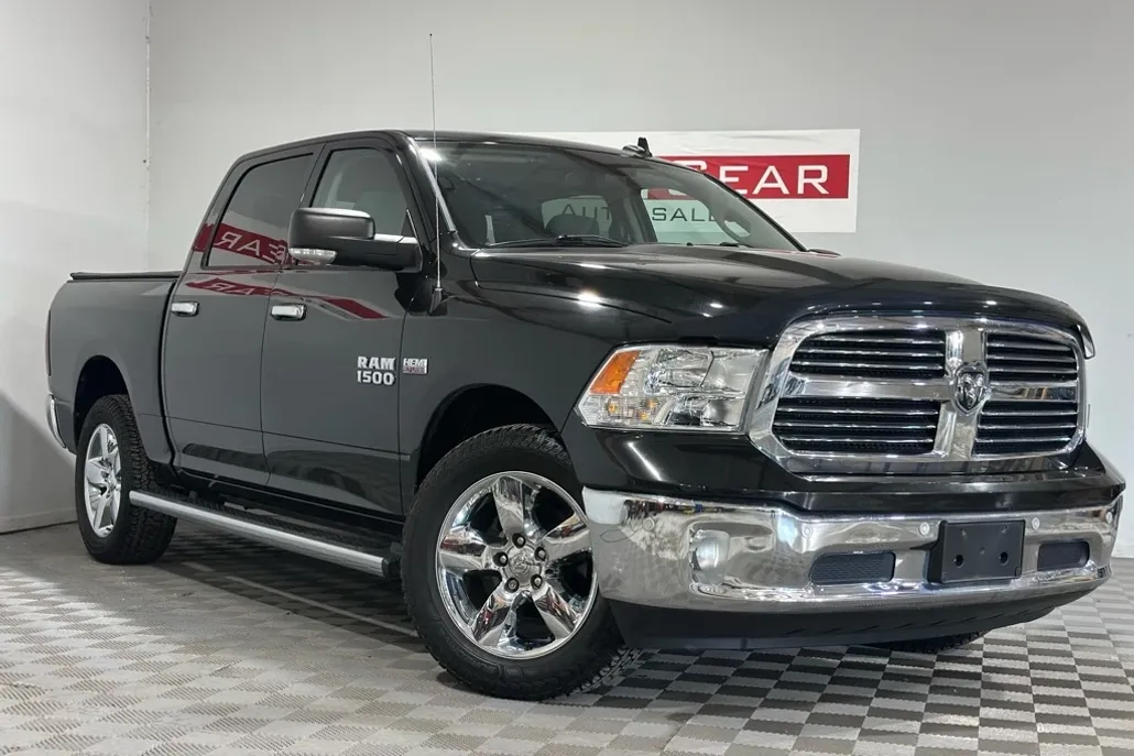 2016 Ram 1500 SLT photo 1