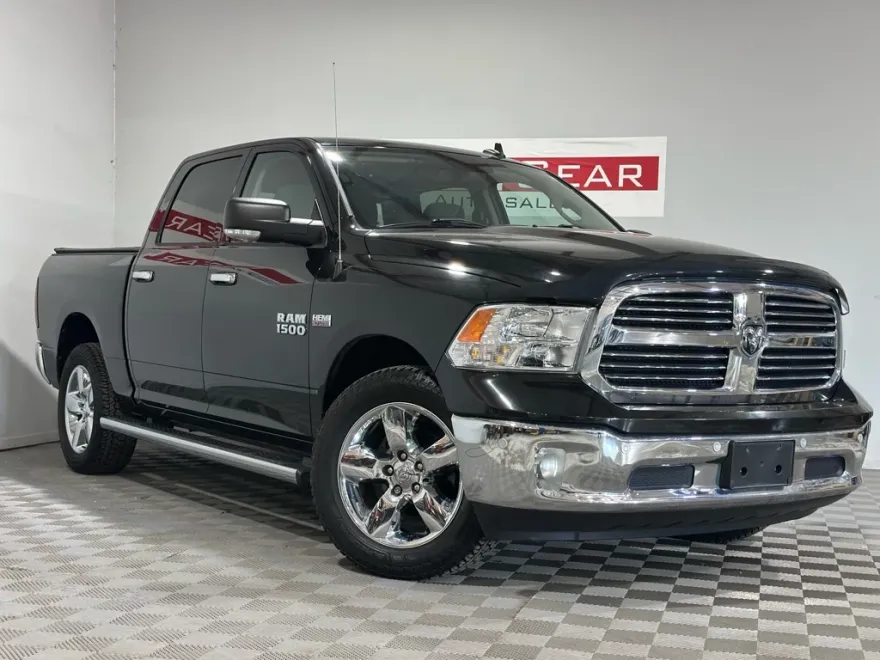 2016 Ram 1500 SLT photo 1