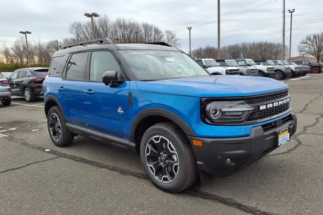 2025 Ford Bronco Sport Outer Banks photo 1