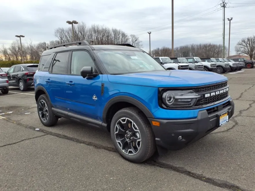 2025 Ford Bronco Sport Outer Banks photo 1