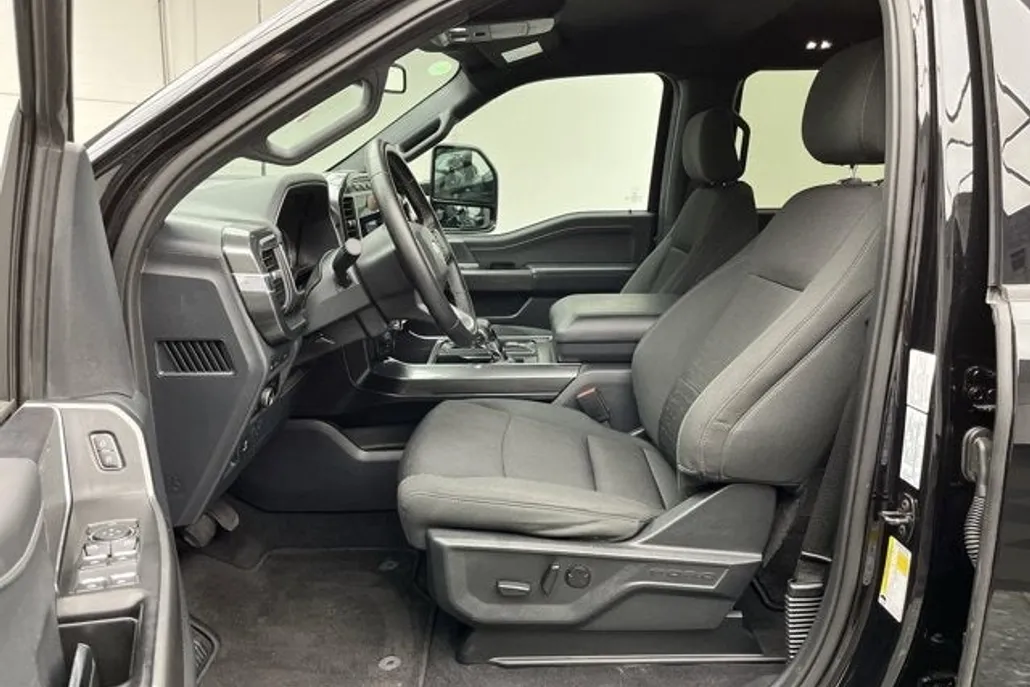 2023 Ford F-150 XLT photo 1
