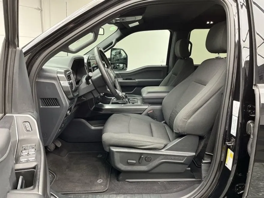 2023 Ford F-150 XLT photo 1