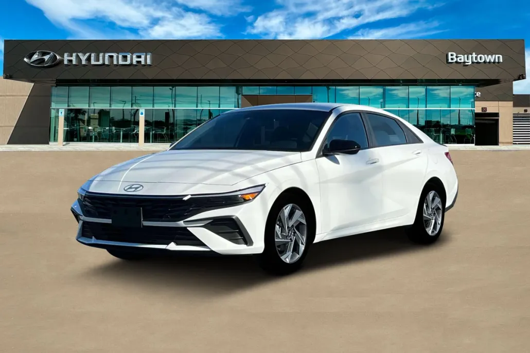 2025 Hyundai Elantra SEL Sport photo 1
