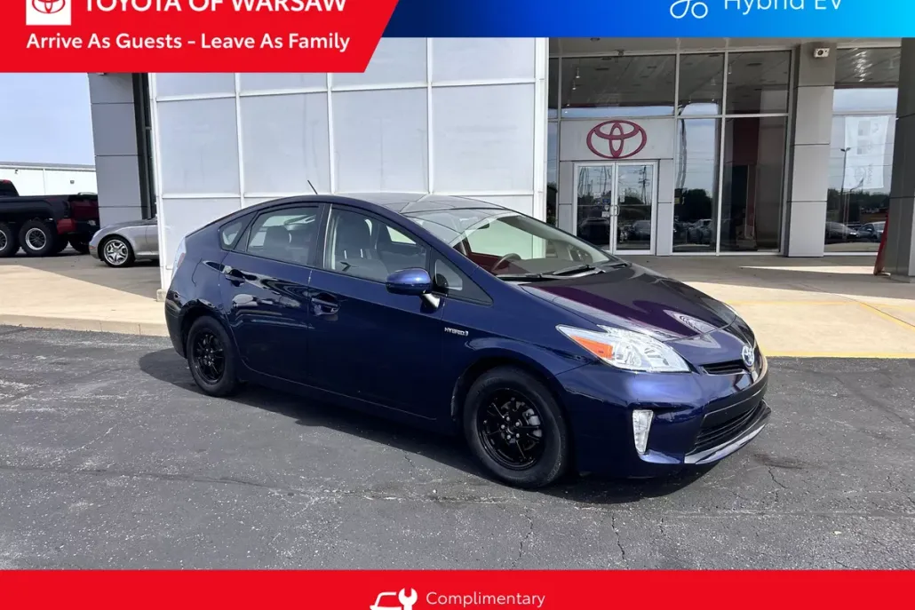 2015 Toyota Prius Three photo 1