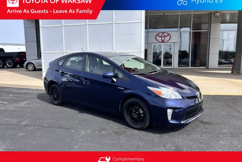2015 Toyota Prius Three photo 1