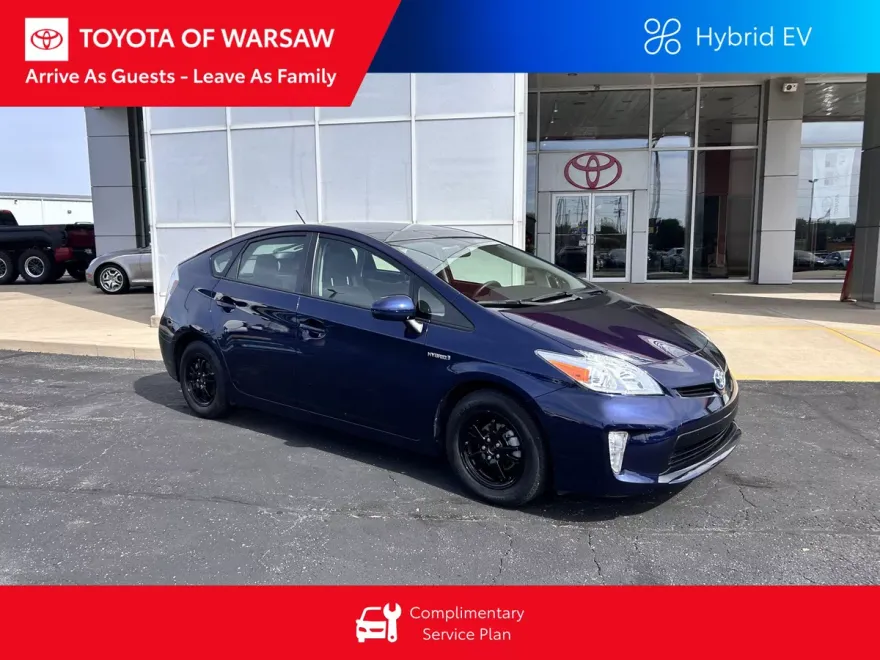 2015 Toyota Prius Three photo 1