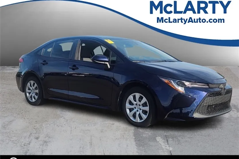 2020 Toyota Corolla LE photo 1