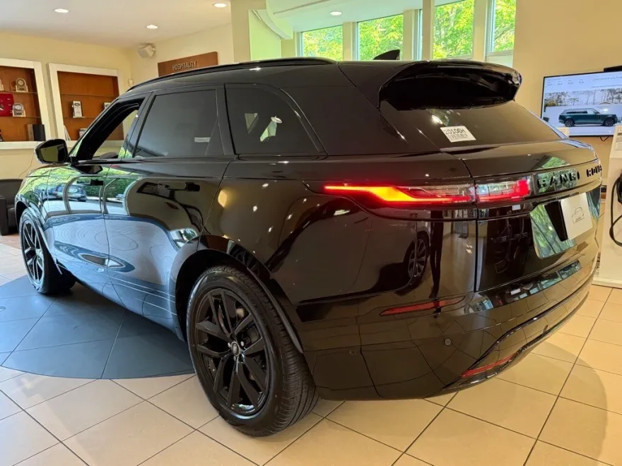 2026 Land Rover Range Rover Velar SE photo 1
