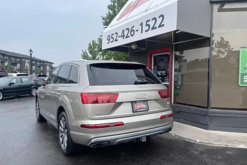 2017 Audi Q7 3.0T Premium Plus photo 1