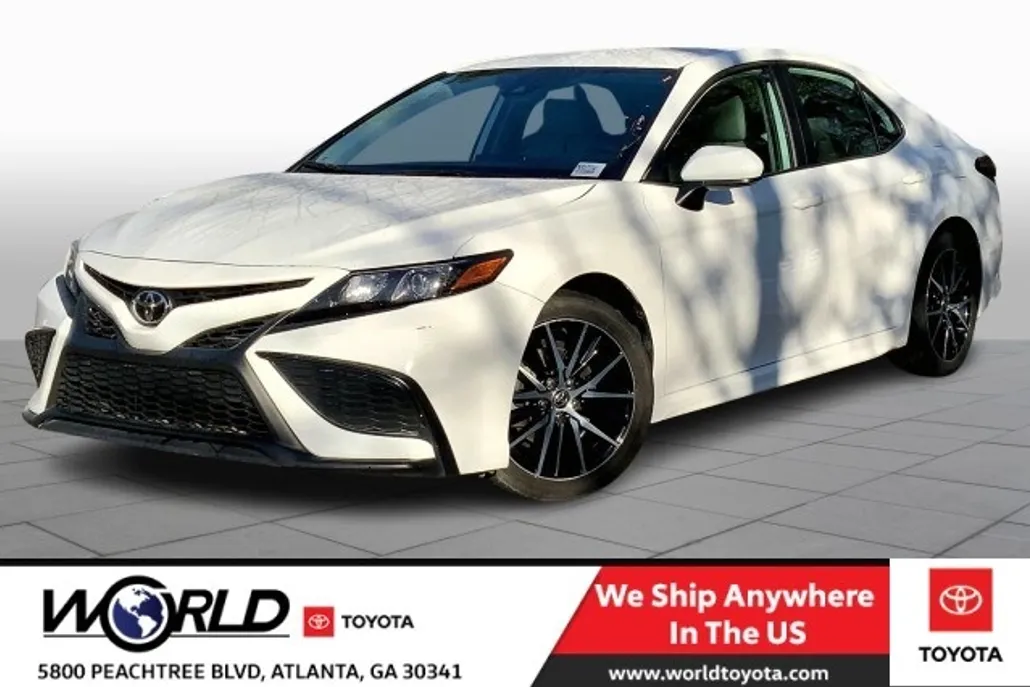 2021 Toyota Camry SE photo 1