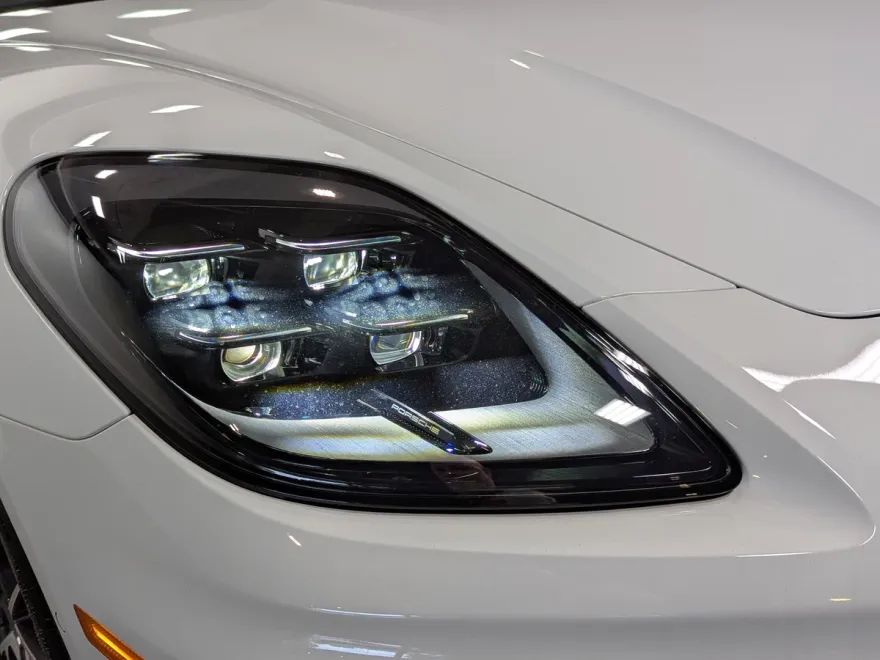 2025 Porsche Panamera 4 photo 1